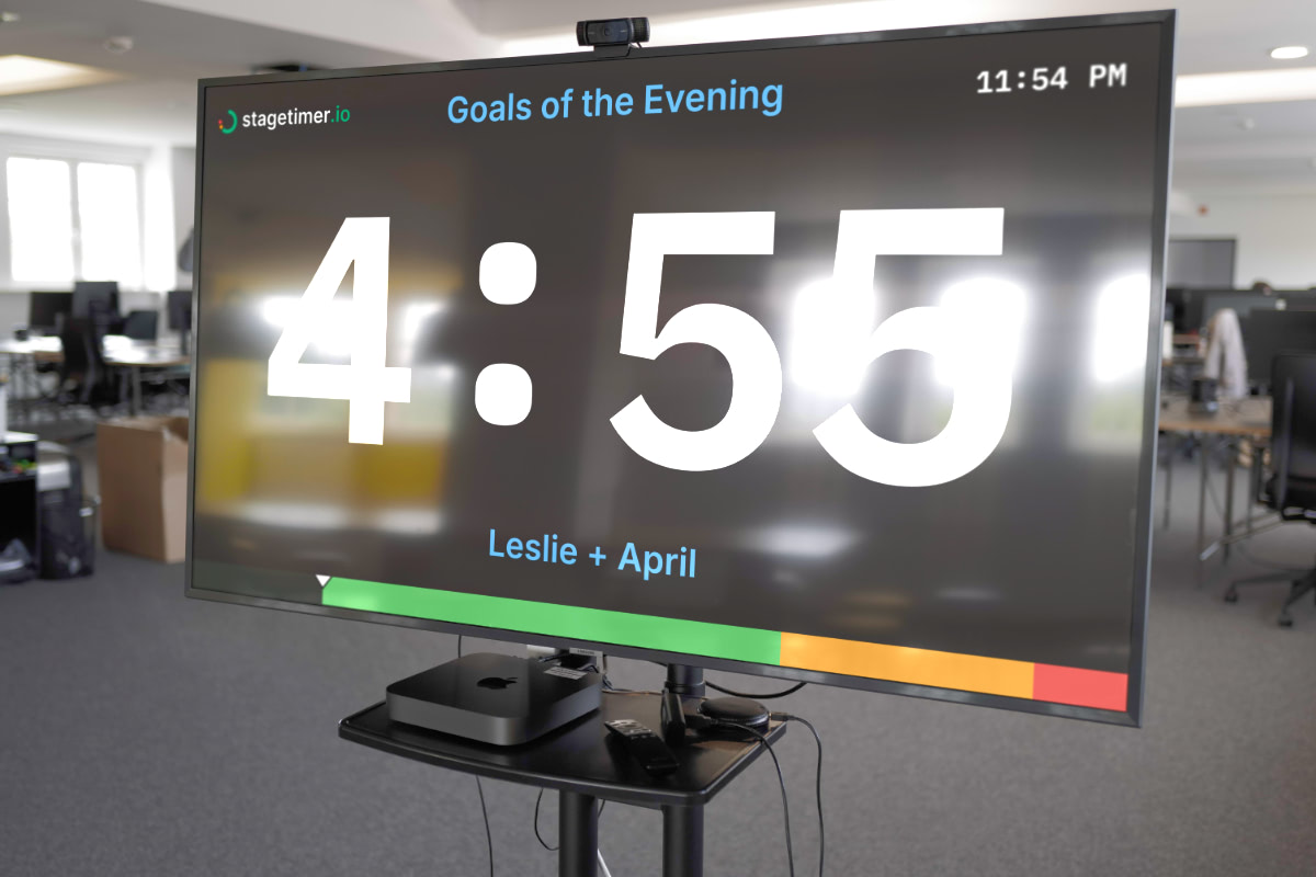 Mac display settings showing Apple TV as an extended display